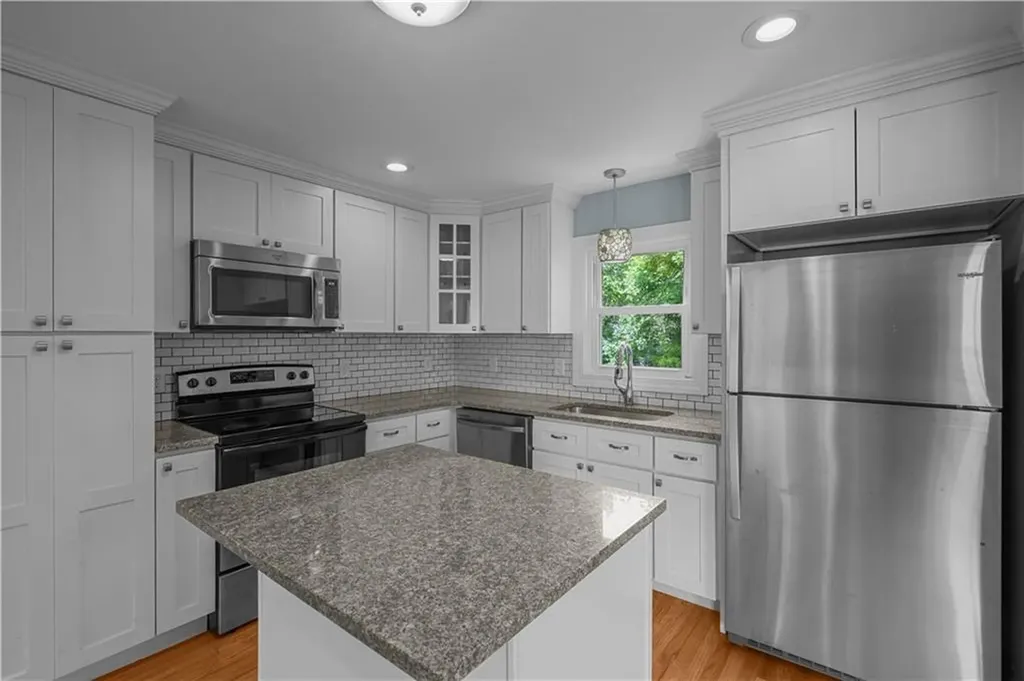 14 Gladding Street Bristol RI 02809