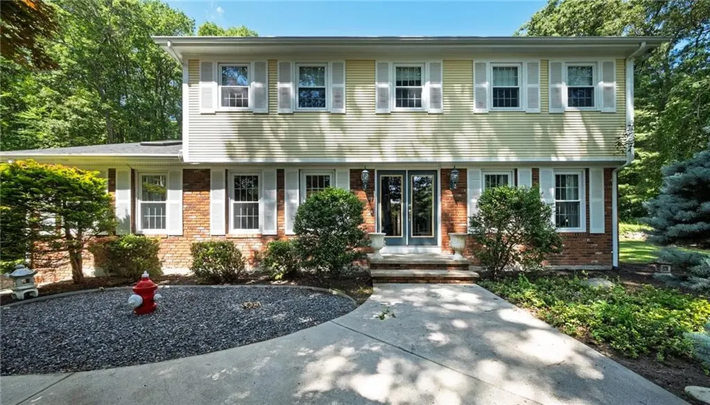 2 Elizabeth Ann Drive Johnston RI 02919