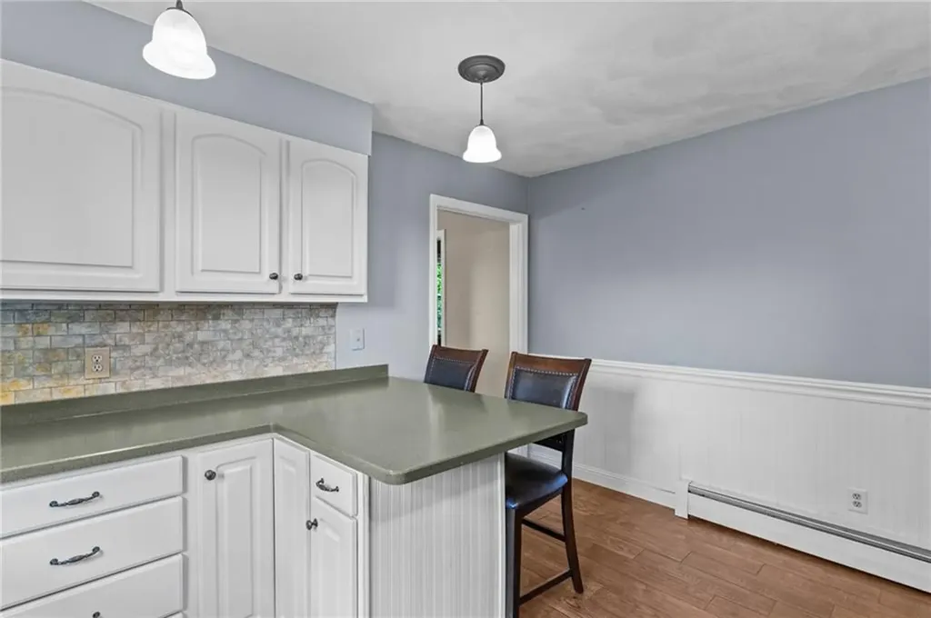 43 Peckham Place Bristol RI 02809