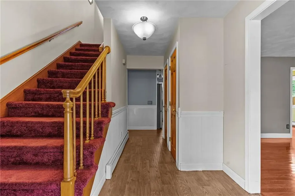 43 Peckham Place Bristol RI 02809