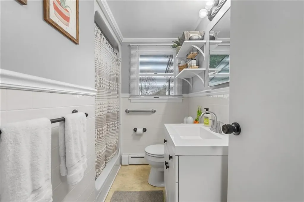 19 N Beacon Terrace Middletown RI 02842