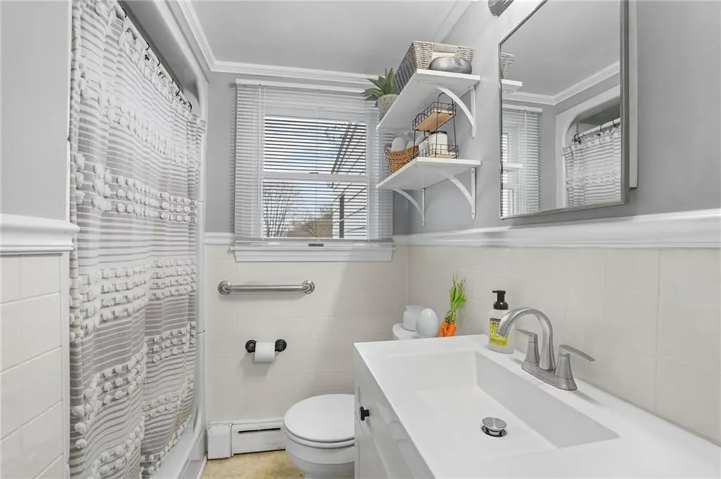 19 N Beacon Terrace Middletown RI 02842