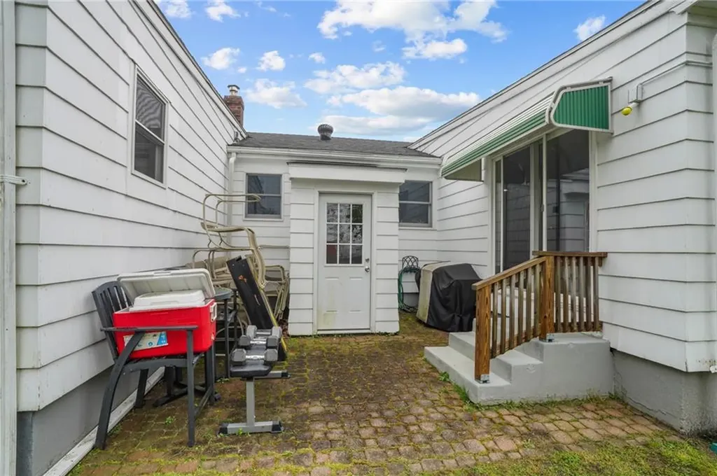 19 N Beacon Terrace Middletown RI 02842