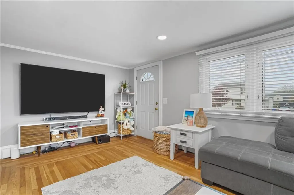 19 N Beacon Terrace Middletown RI 02842