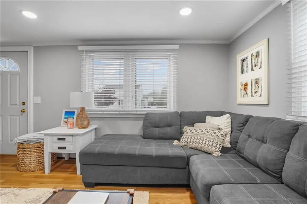 19 N Beacon Terrace Middletown RI 02842