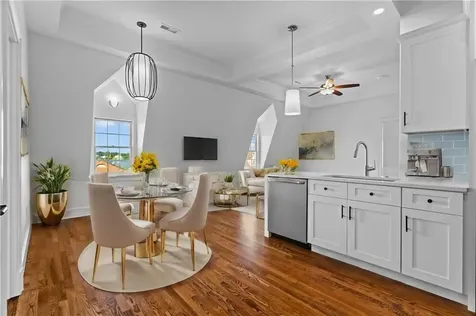 18 State Street Bristol RI 02809