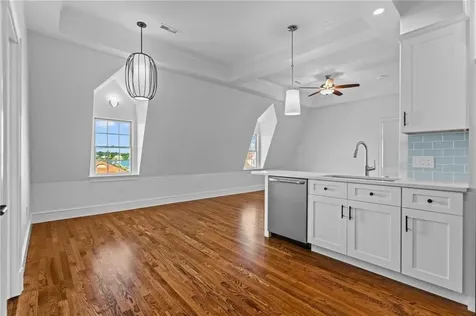 18 State Street Bristol RI 02809