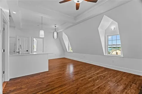 18 State Street Bristol RI 02809