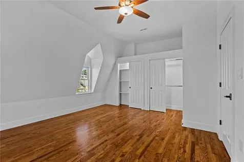 18 State Street Bristol RI 02809