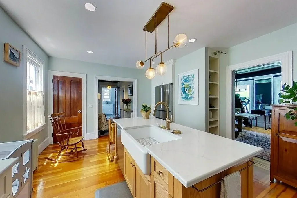 9 Dartmouth Street Newport RI 02840
