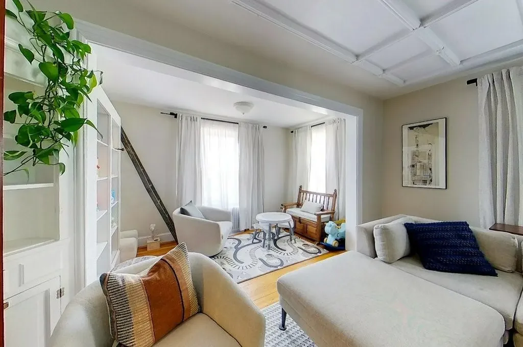 9 Dartmouth Street Newport RI 02840
