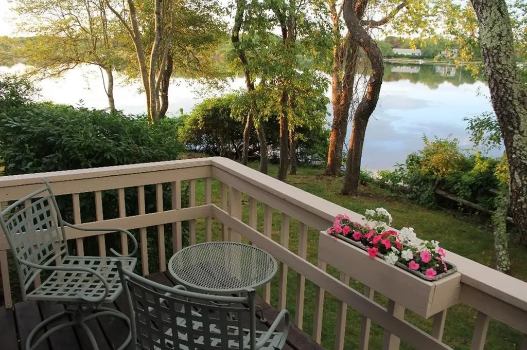 183 Twin Peninsula Avenue South Kingstown RI 02879