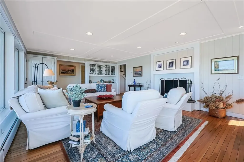 183 Twin Peninsula Avenue South Kingstown RI 02879