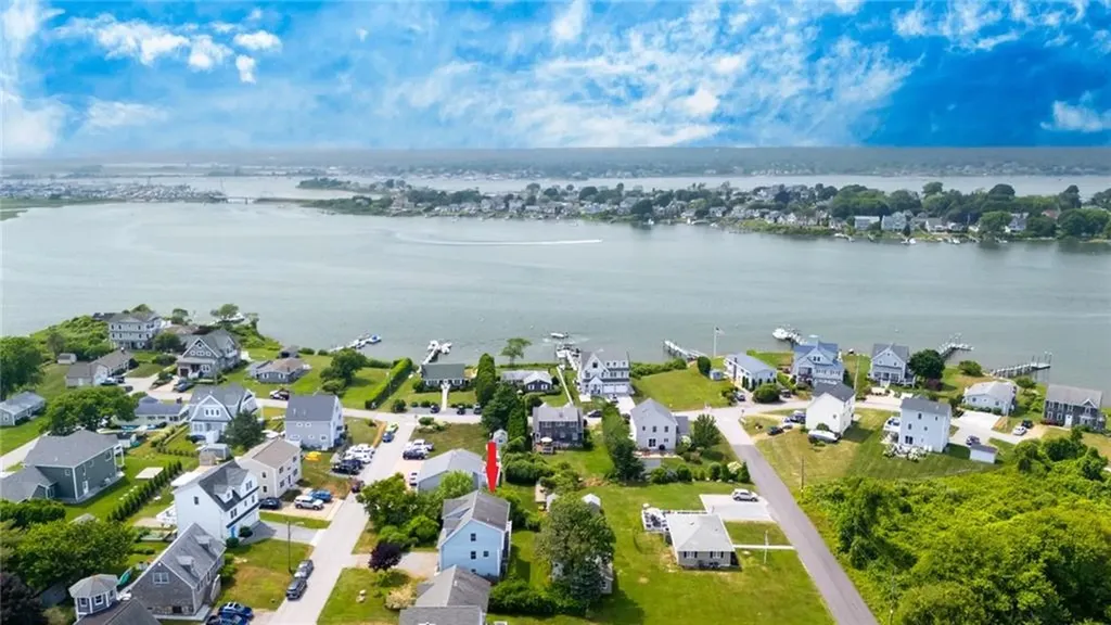 8 Green Acres Drive Narragansett RI 02882