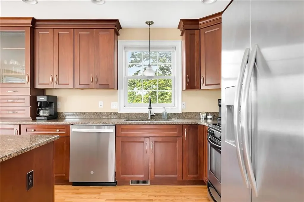 8 Green Acres Drive Narragansett RI 02882