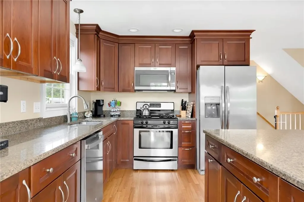 8 Green Acres Drive Narragansett RI 02882