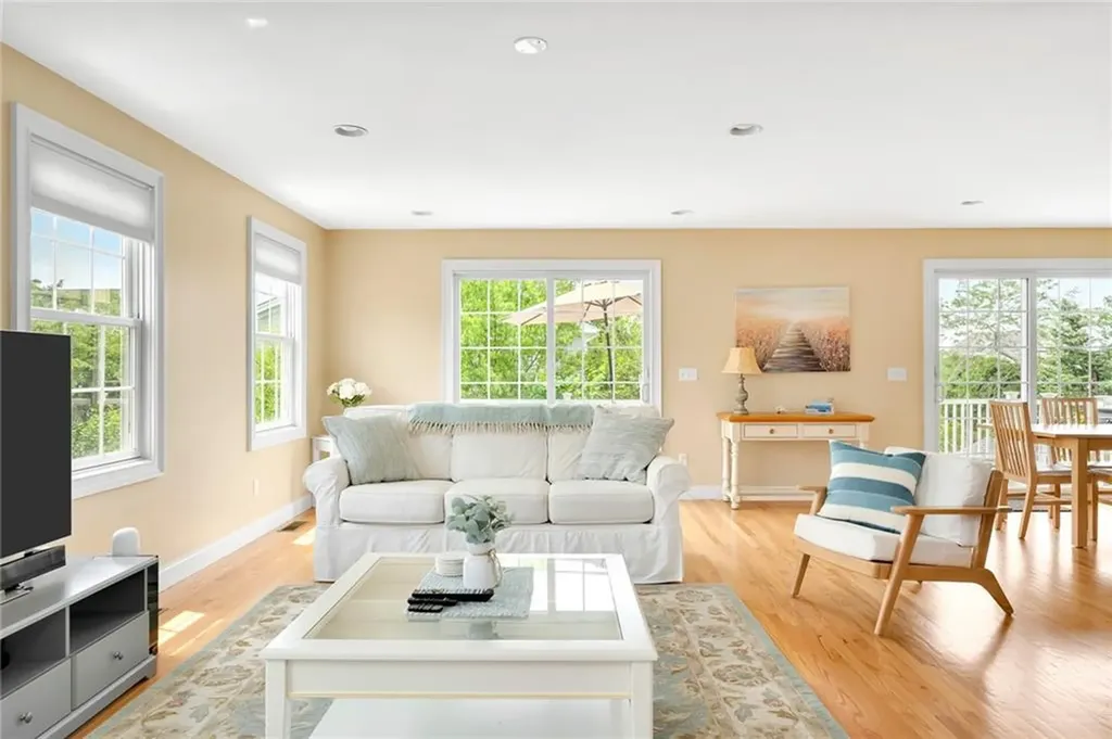 8 Green Acres Drive Narragansett RI 02882