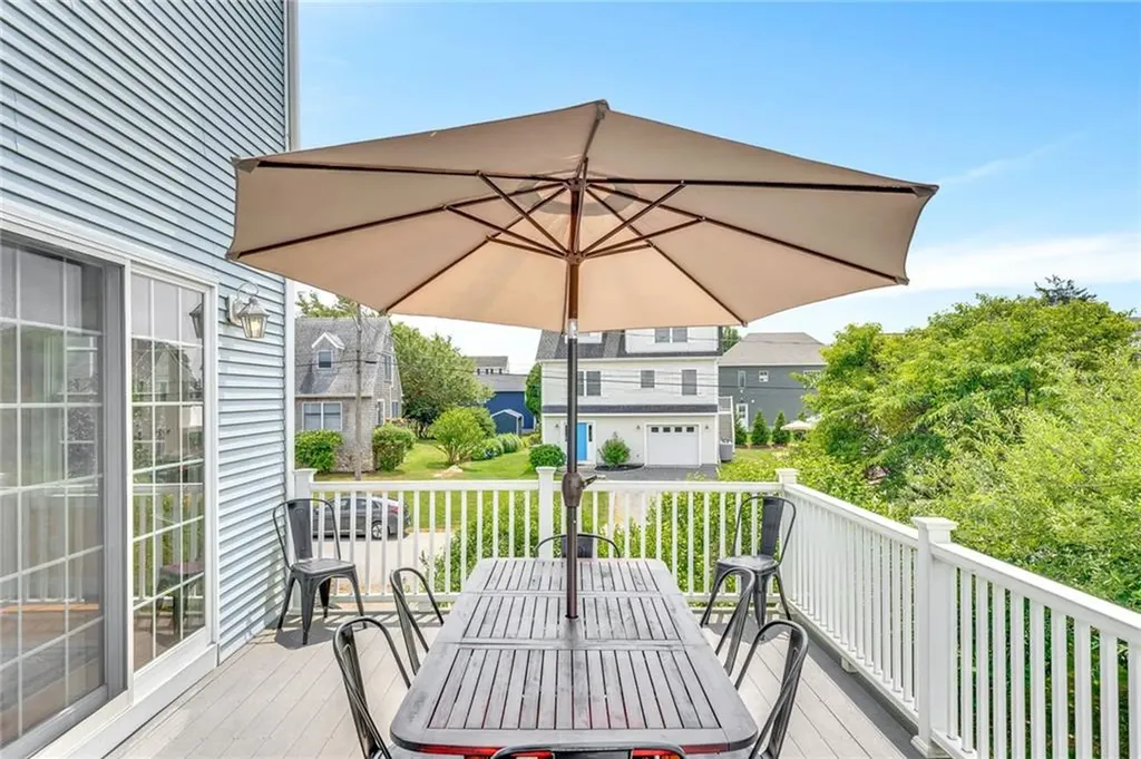 8 Green Acres Drive Narragansett RI 02882