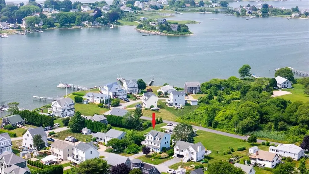 8 Green Acres Drive Narragansett RI 02882