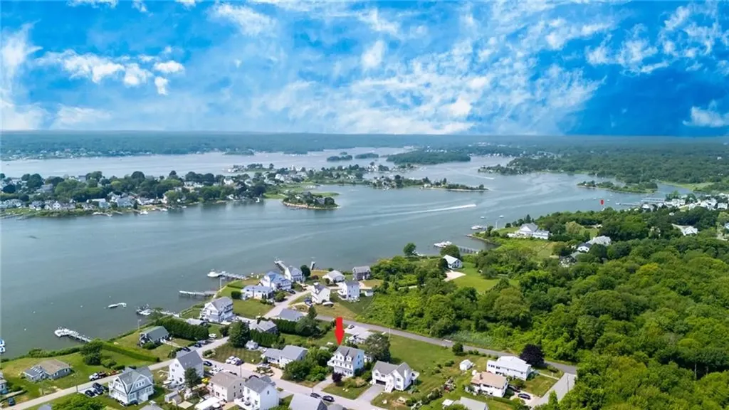 8 Green Acres Drive Narragansett RI 02882