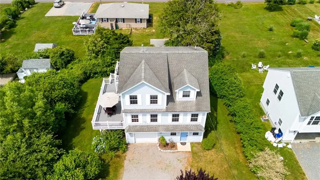8 Green Acres Drive Narragansett RI 02882