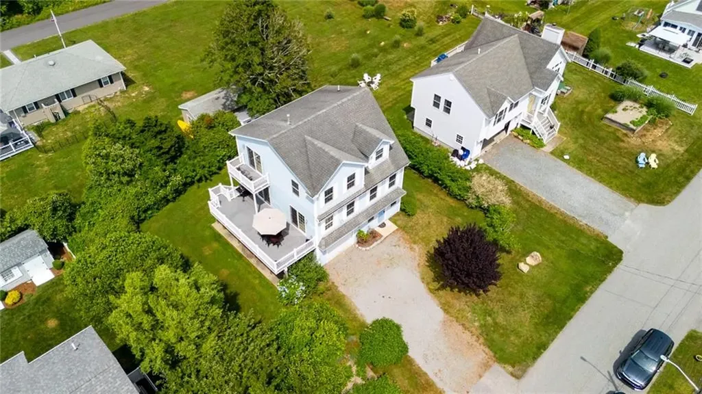 8 Green Acres Drive Narragansett RI 02882