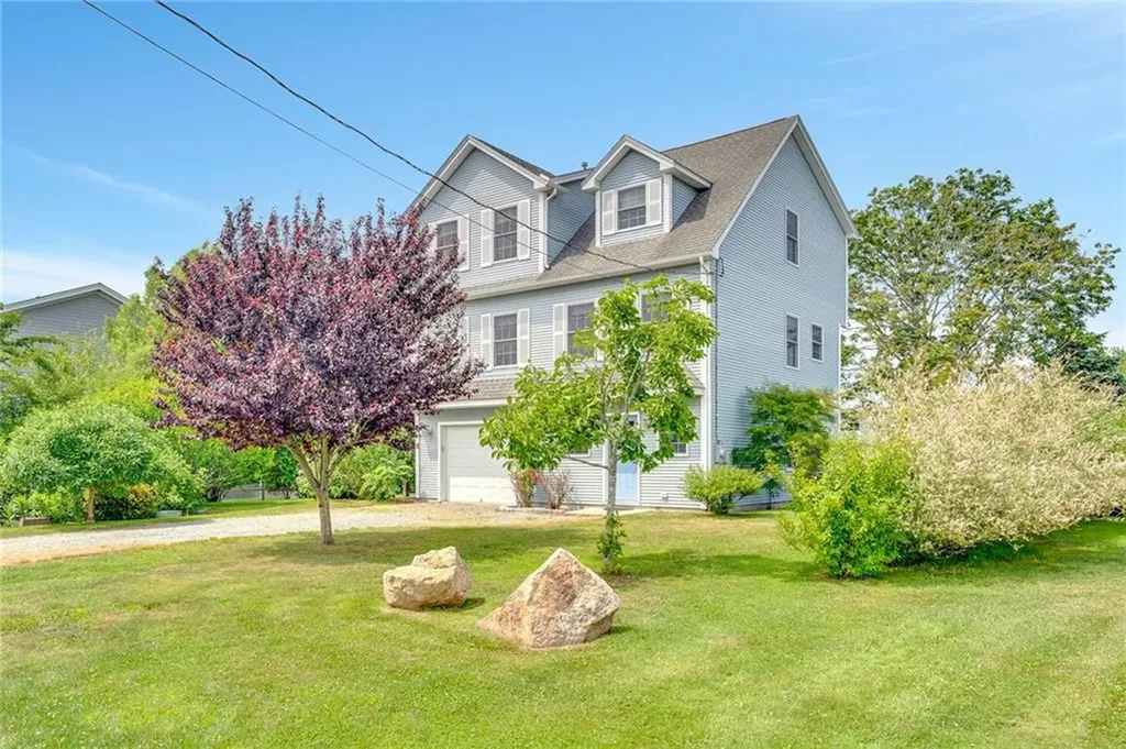 8 Green Acres Drive Narragansett RI 02882