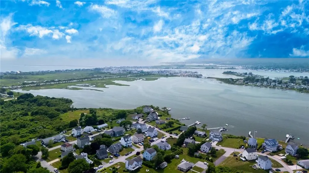 8 Green Acres Drive Narragansett RI 02882