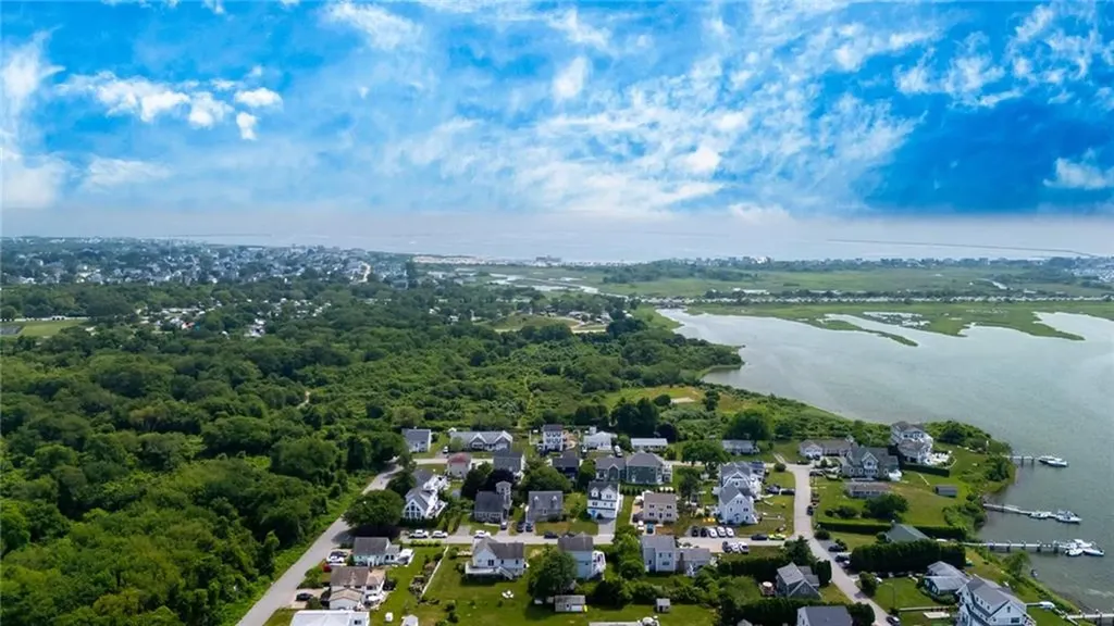 8 Green Acres Drive Narragansett RI 02882