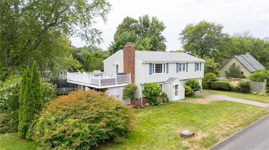 80 Peck Avenue Bristol RI 02809