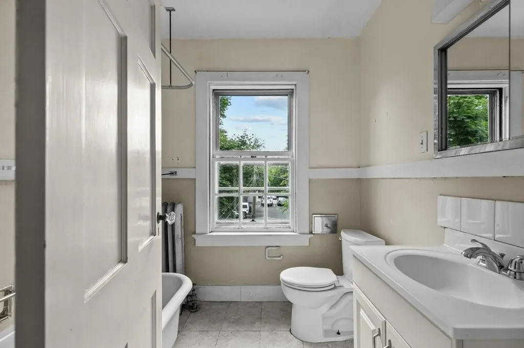 189 Butler Avenue Providence RI 02906