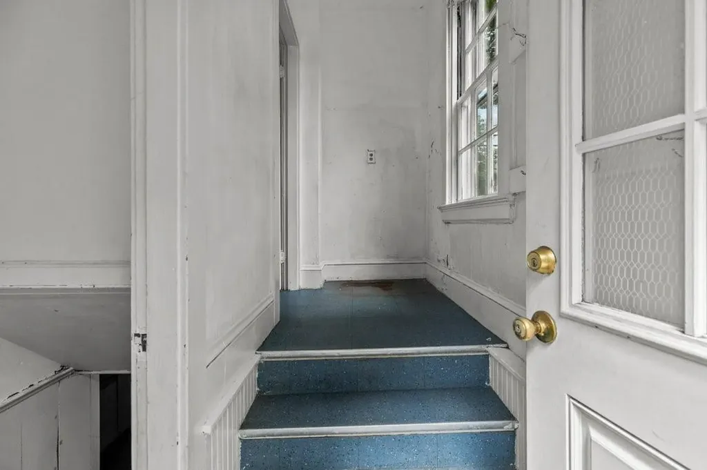 189 Butler Avenue Providence RI 02906