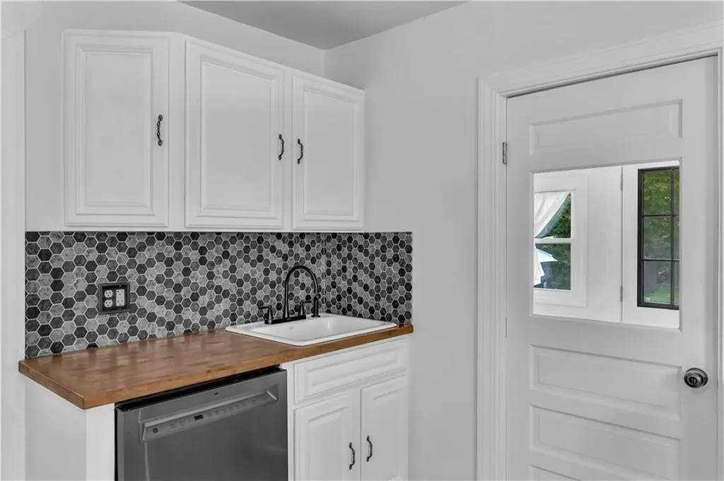 7 Cottage Street Westerly RI 02891