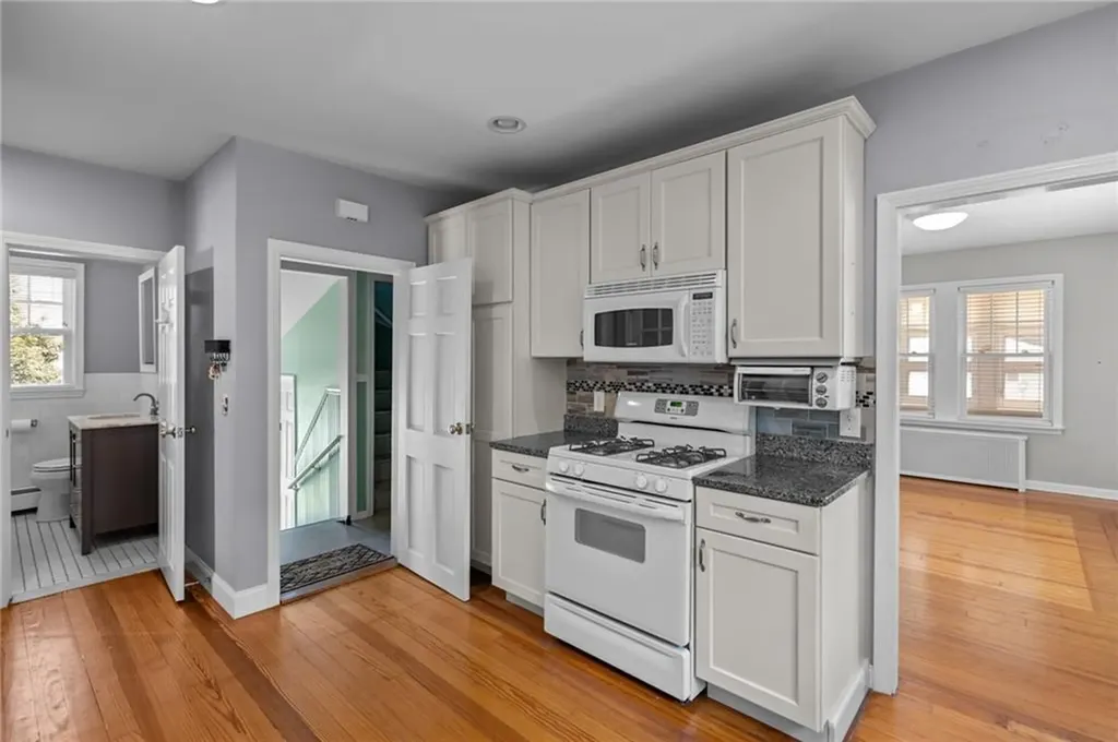 39 Owen Avenue Pawtucket RI 02860