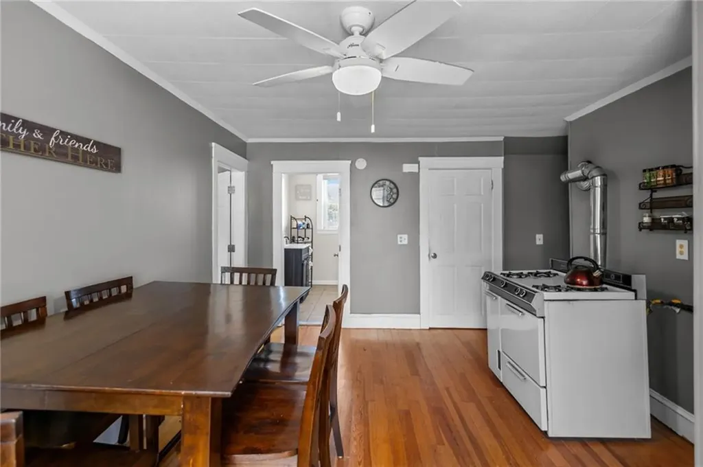 39 Owen Avenue Pawtucket RI 02860