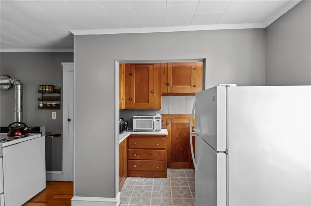 39 Owen Avenue Pawtucket RI 02860
