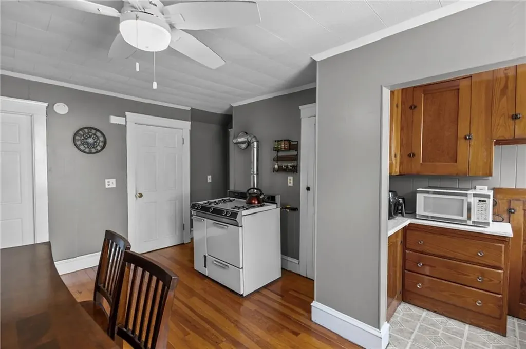 39 Owen Avenue Pawtucket RI 02860