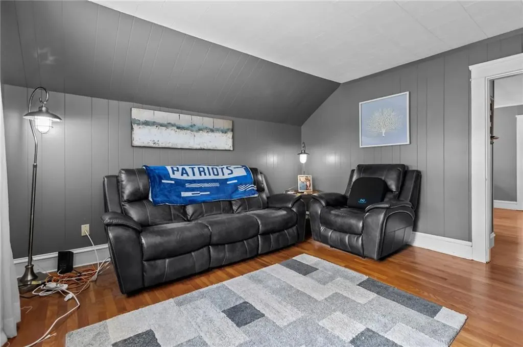 39 Owen Avenue Pawtucket RI 02860