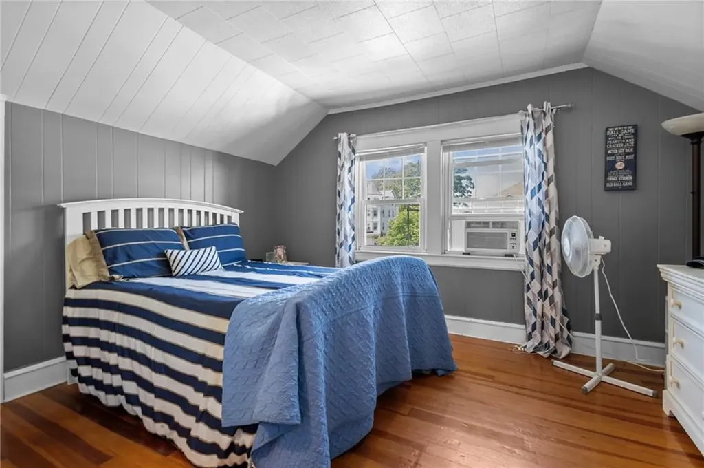 39 Owen Avenue Pawtucket RI 02860
