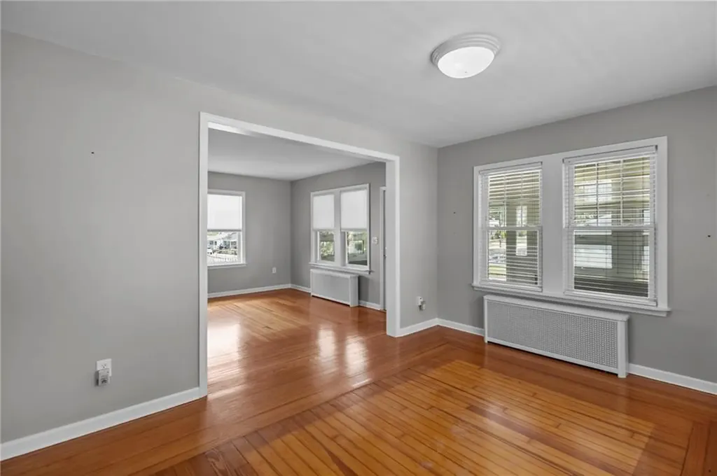 39 Owen Avenue Pawtucket RI 02860