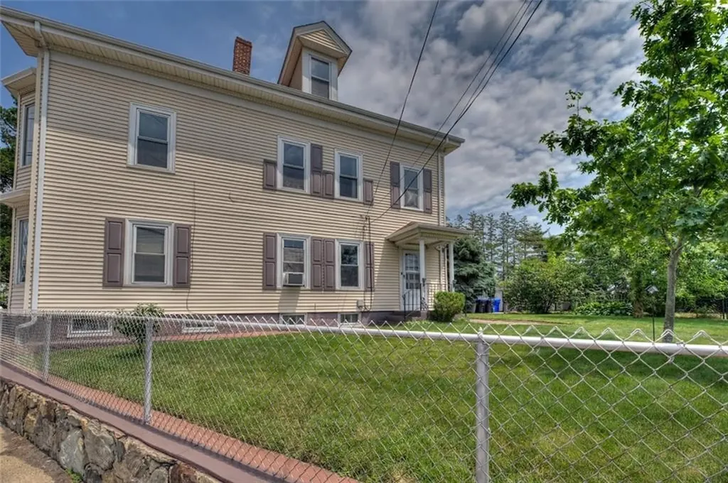 3 Smithfield Avenue Pawtucket RI 02860
