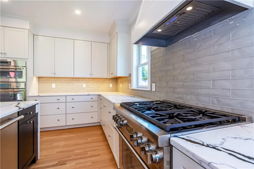 15 Cora Street East Greenwich RI 02818