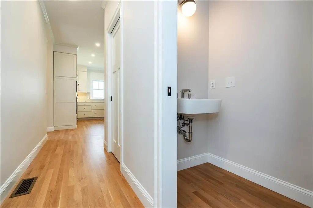 15 Cora Street East Greenwich RI 02818