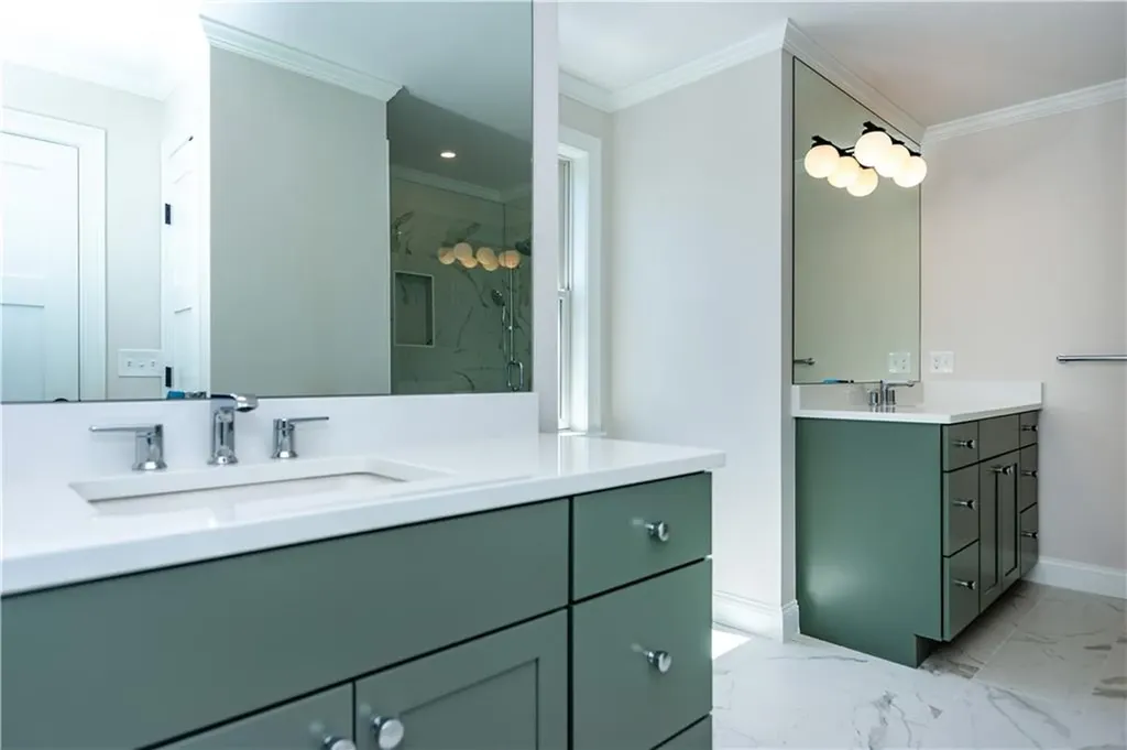 15 Cora Street East Greenwich RI 02818