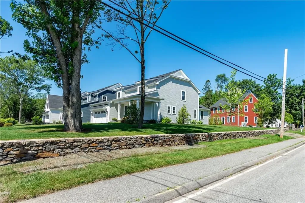 15 Cora Street East Greenwich RI 02818