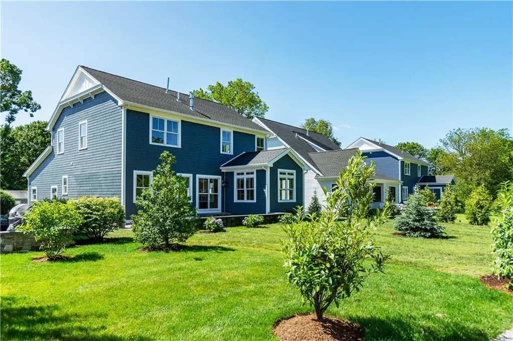 15 Cora Street East Greenwich RI 02818