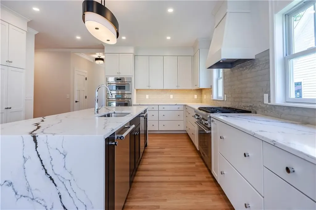 15 Cora Street East Greenwich RI 02818