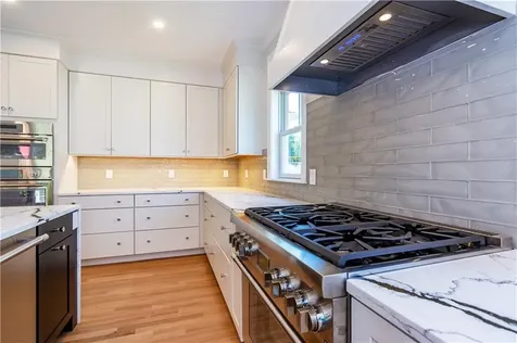 15 Cora Street East Greenwich RI 02818