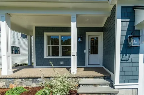 15 Cora Street East Greenwich RI 02818