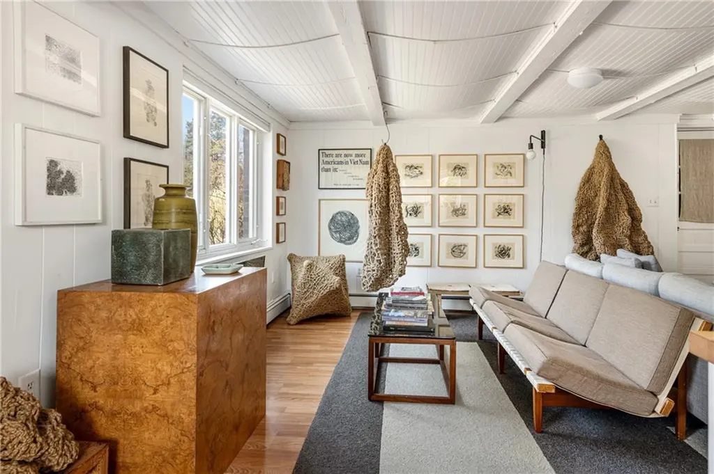 152 Hamilton Avenue Jamestown RI 02835